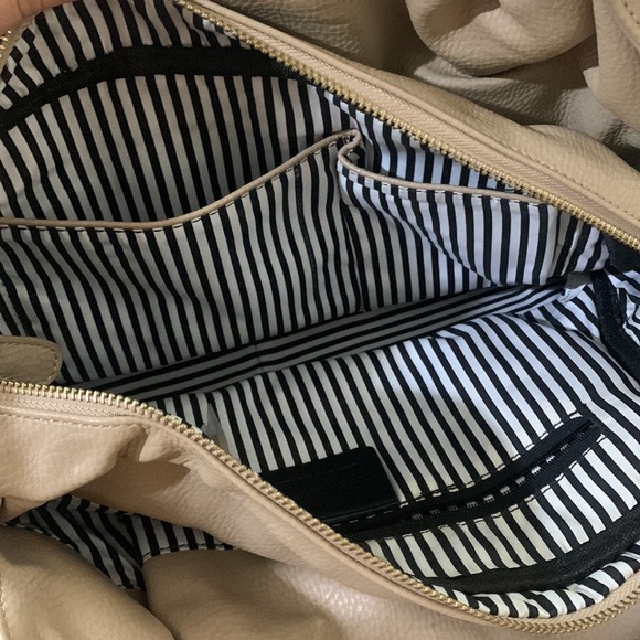 Cream Purse - Picture 3 of 3